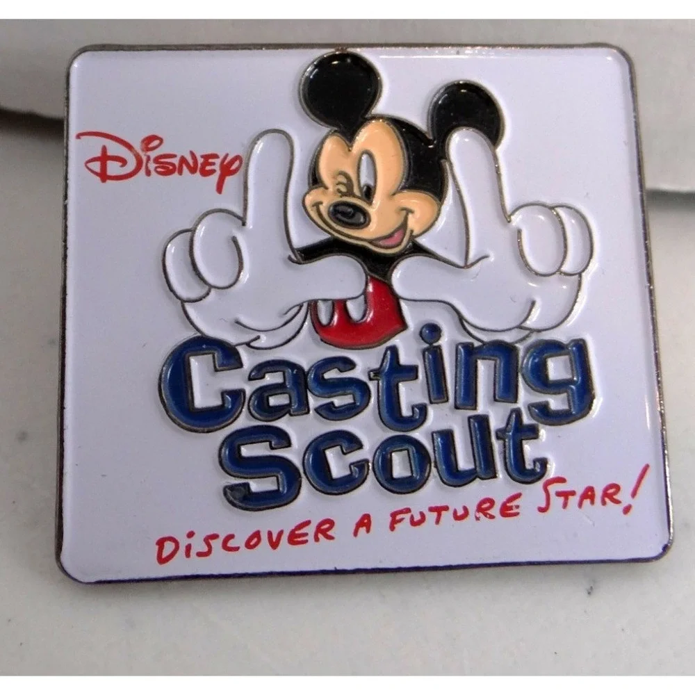 Disney‎ Pin Trading 2005 Mickey Mouse Casting Scout Discover a Future Star Pin